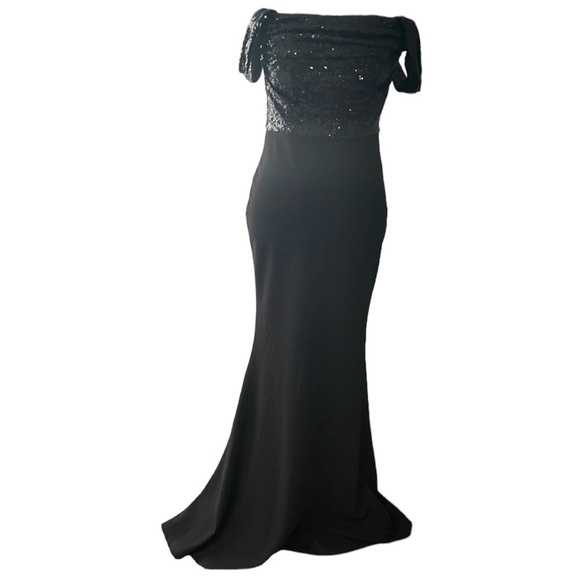 Formal Off-The-Shoulder Black Dress​​​